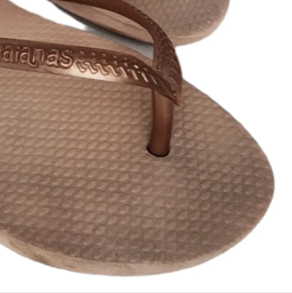 Havaianas Girls Slim Flip-flop Sandals Ballet Rose in Size 3 1/2.